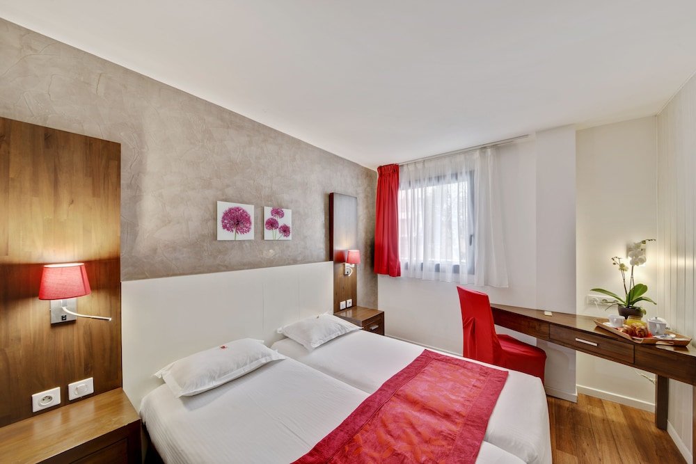 Standard Twin Room photo 2