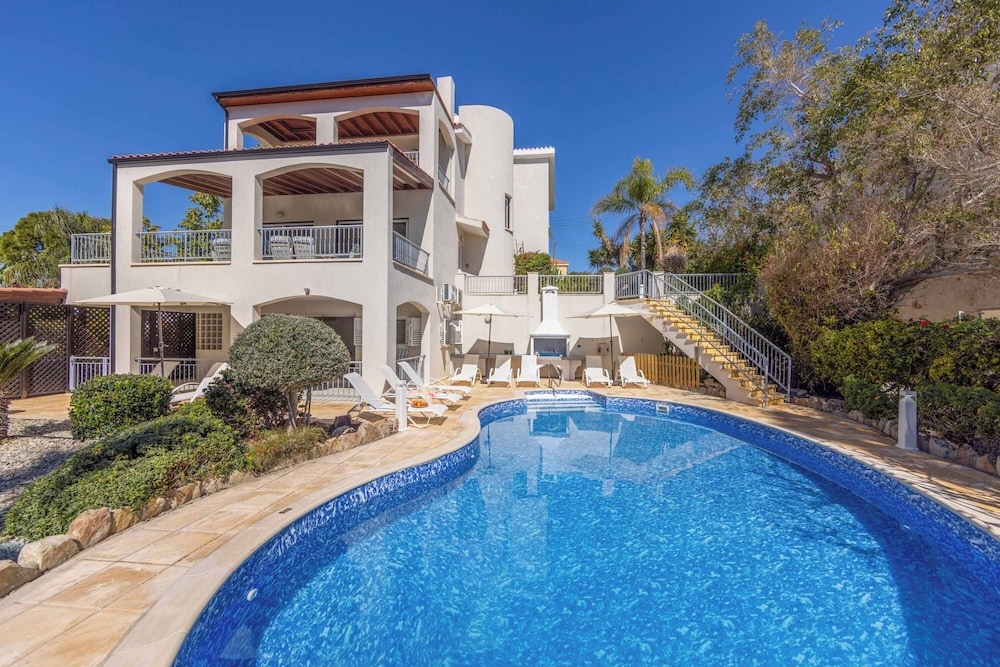 Villa (5 Bedrooms) photo 1