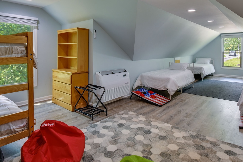 House (4 Bedrooms) photo 2