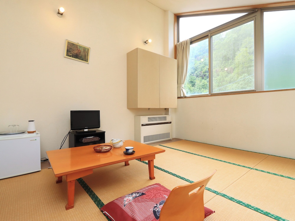 Basic Twin Room