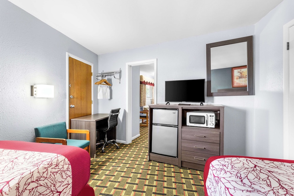 Room, 1 Double Bed, Non Smoking ((Plus 1 Twin)) - Photo 3