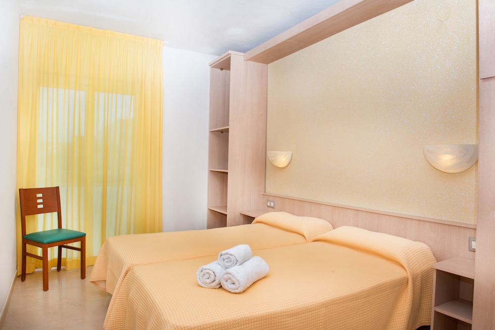 Two-Bedroom Apartment (4 Adults + 2 Children) photo 3