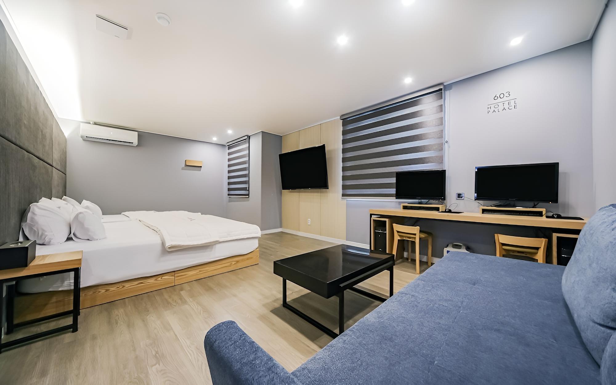 Room (Suite Twin) - Photo 2