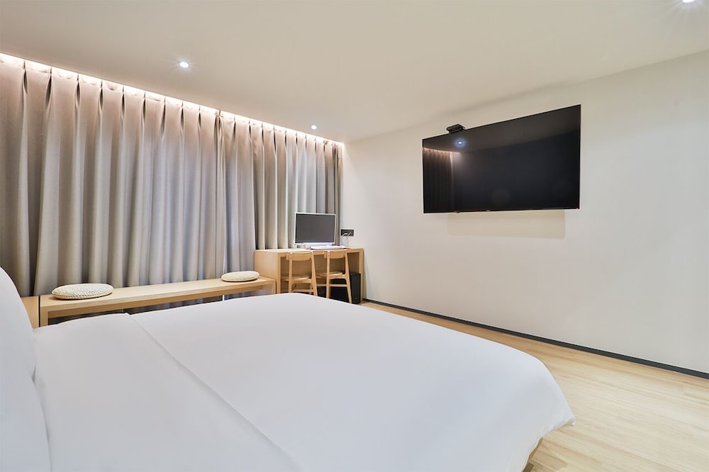 Business Room photo 3