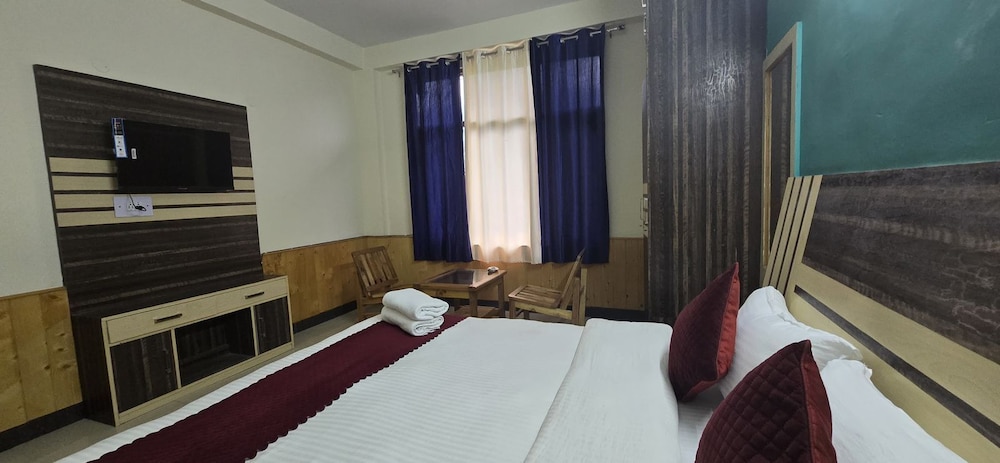 Deluxe Room, Balcony, City View
