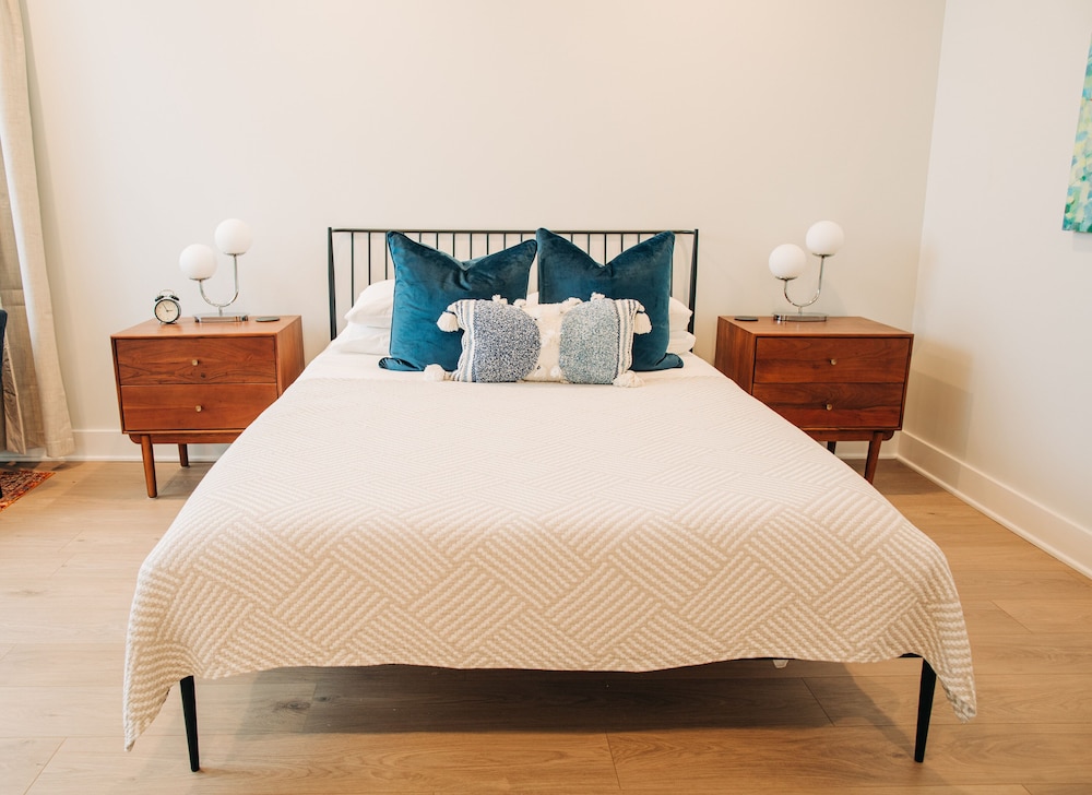 Superior Suite, 1 Queen Bed, Non Smoking, City View