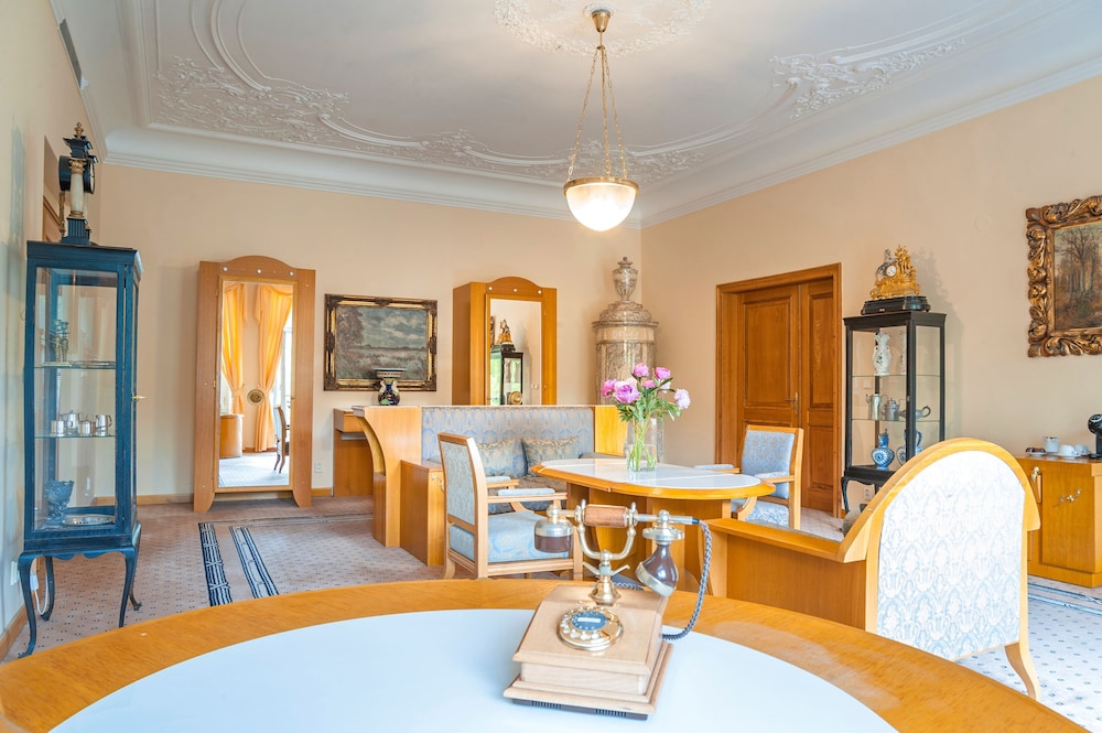 Presidential Apartment photo 1
