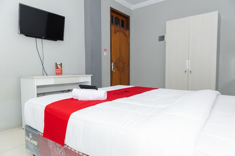 Double Room (Reddoorz) photo 3