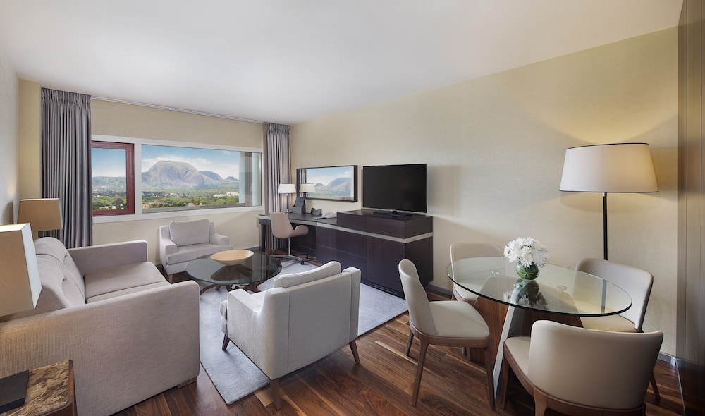Executive Suite, 1 King Bed (Royal) - Photo 7