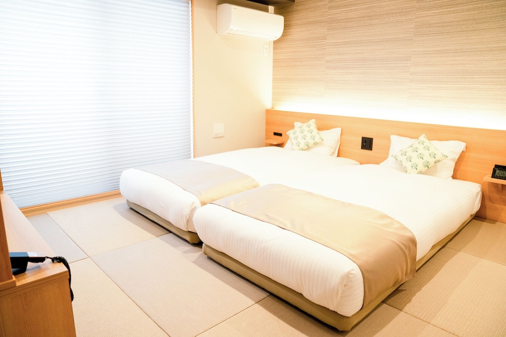Standard Twin Room, Non Smoking - Photo 1