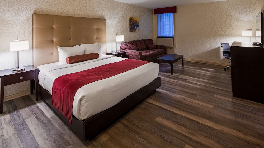 Executive Room, 1 King Bed, Non Smoking, Refrigerator - Photo 3