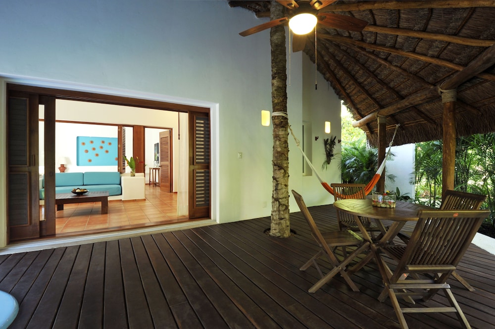 Garden Master Suite - Photo 4