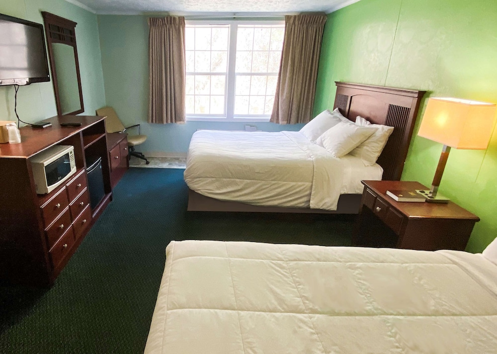 Room, 2 Queen Beds, Non Smoking photo 1
