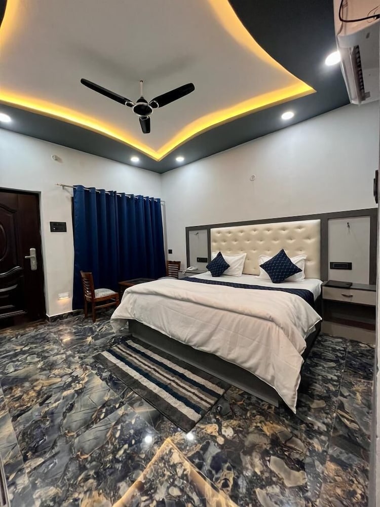 Deluxe Room - Photo 10