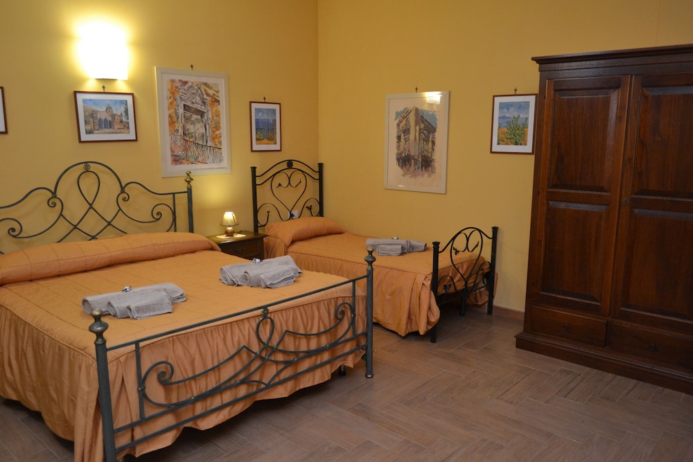 Loft, Ground Floor - Photo 3