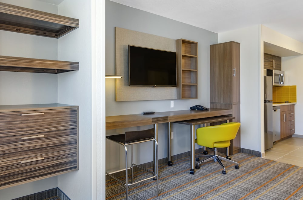 Room, Multiple Beds, Non Smoking (Efficiency) - Photo 2