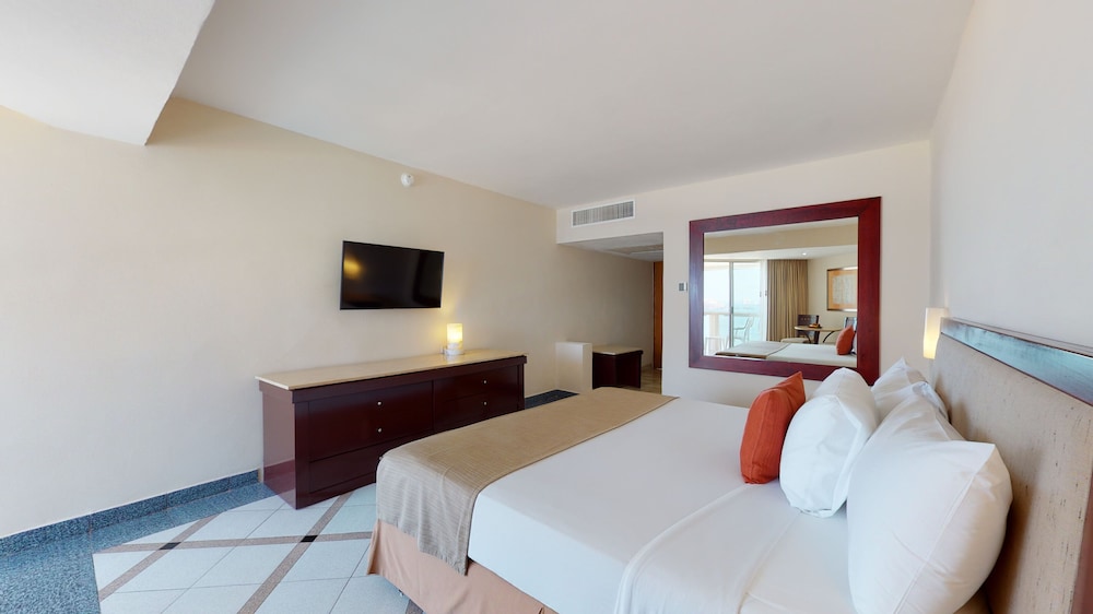 Royal Ocean Front King - Photo 3