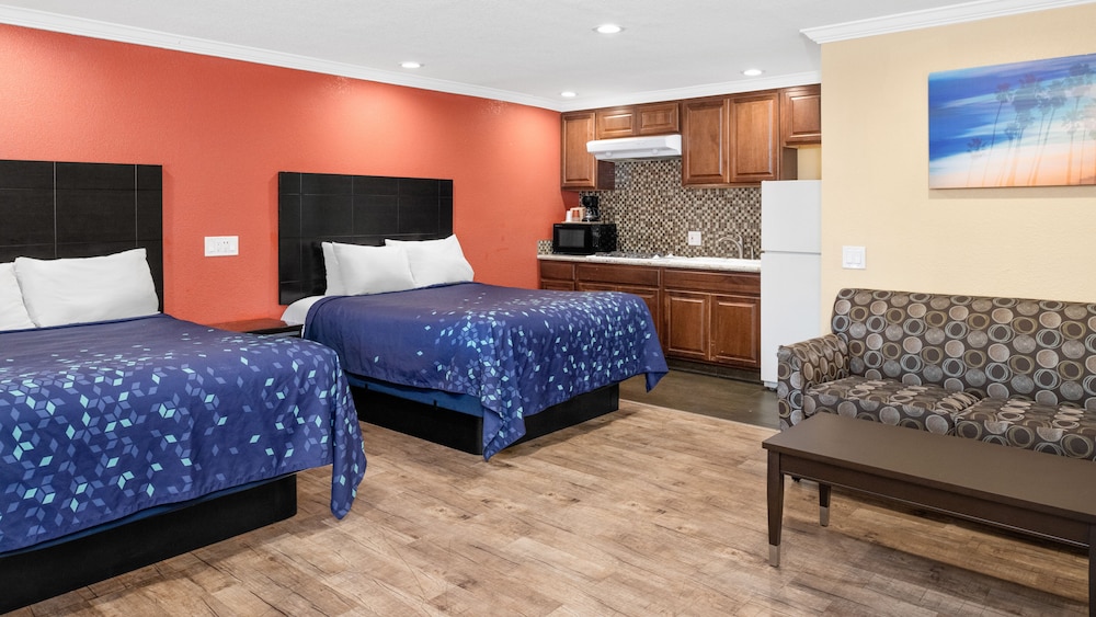 Deluxe Studio, 2 Double Beds, Kitchenette photo 1
