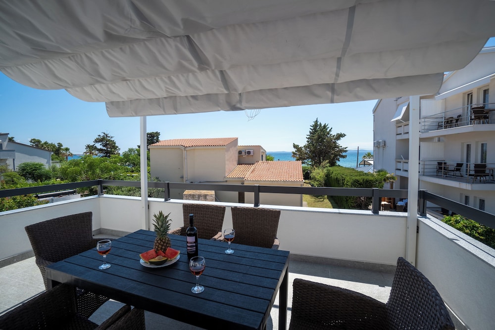 Family Apartment, Partial Sea View