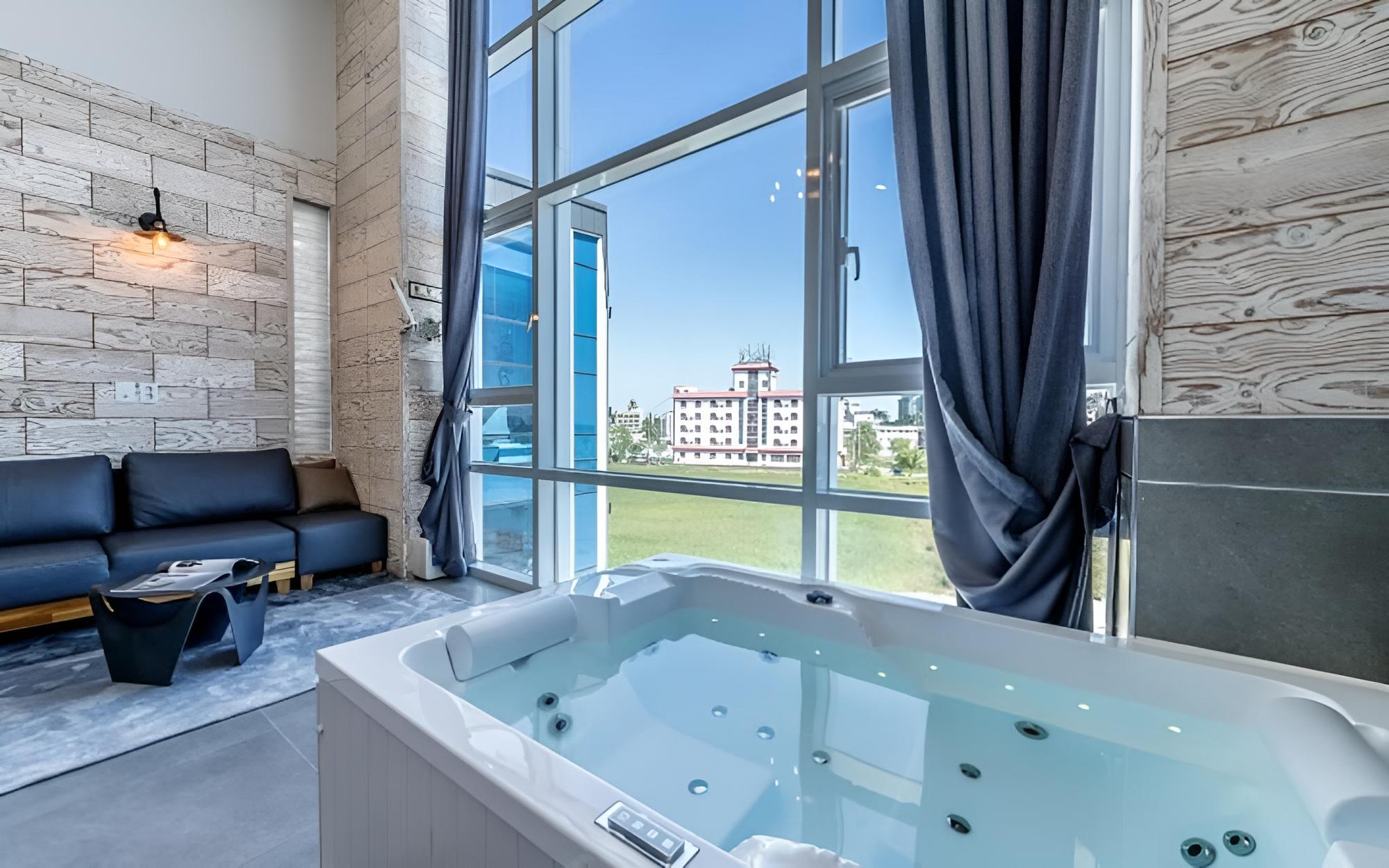 Room (Nobile 302 (Whirlpool Spa River View )