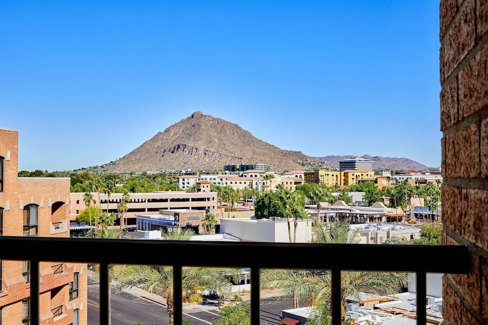 Suite, 1 Bedroom, Mountain View (Balcony) photo 2