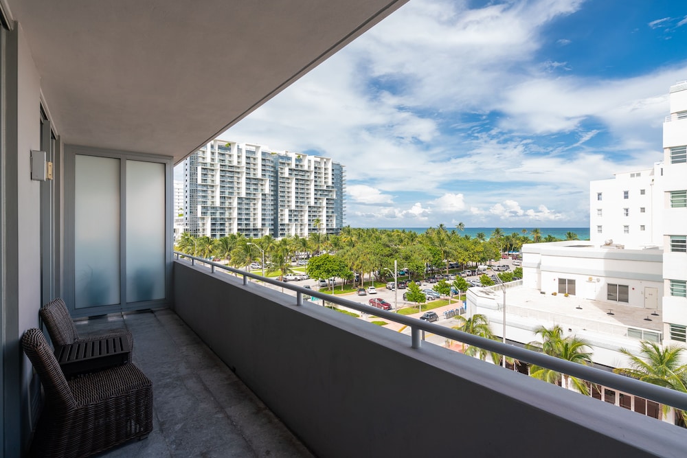 Ocean View  One Bedroom Suite with Balcony - Photo 13