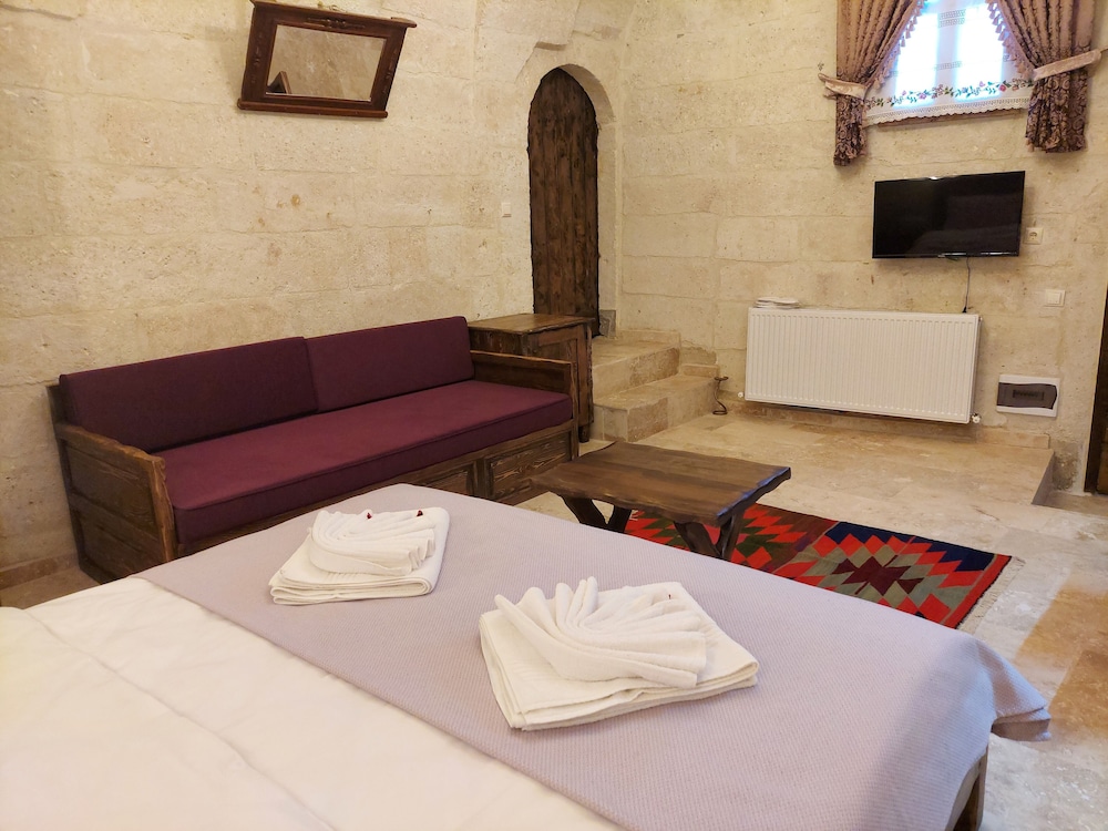 Deluxe Room - Photo 22
