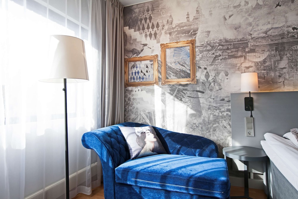 Standard Room, 1 King Bed