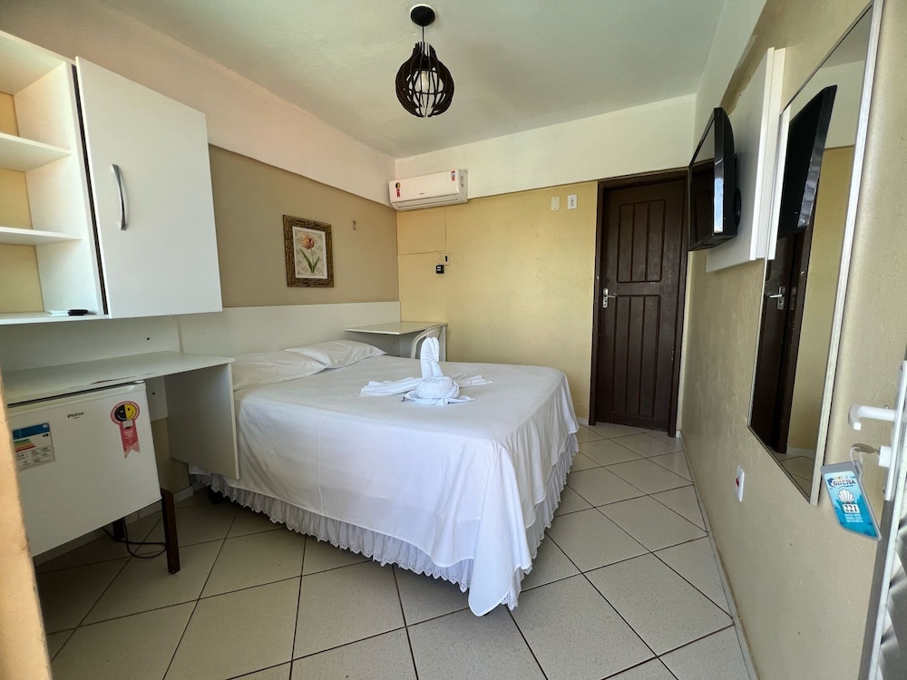 Basic Double Room, Non Smoking - Photo 2