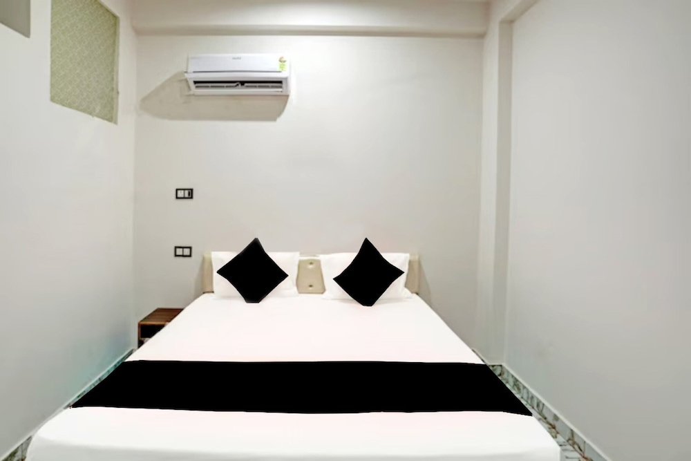Deluxe Quadruple Room, City View