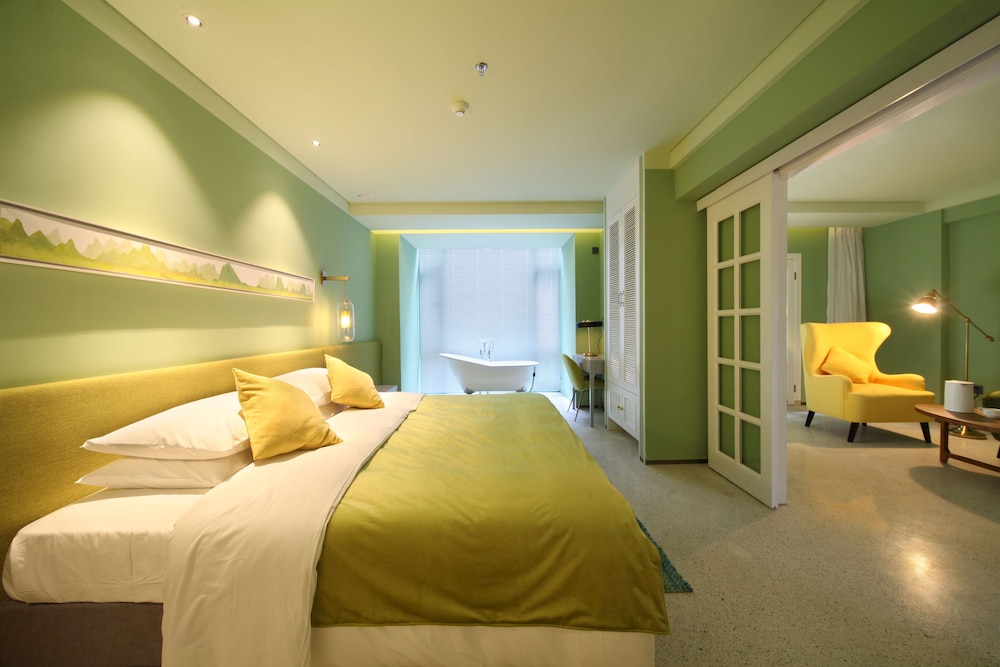 Deluxe Suite