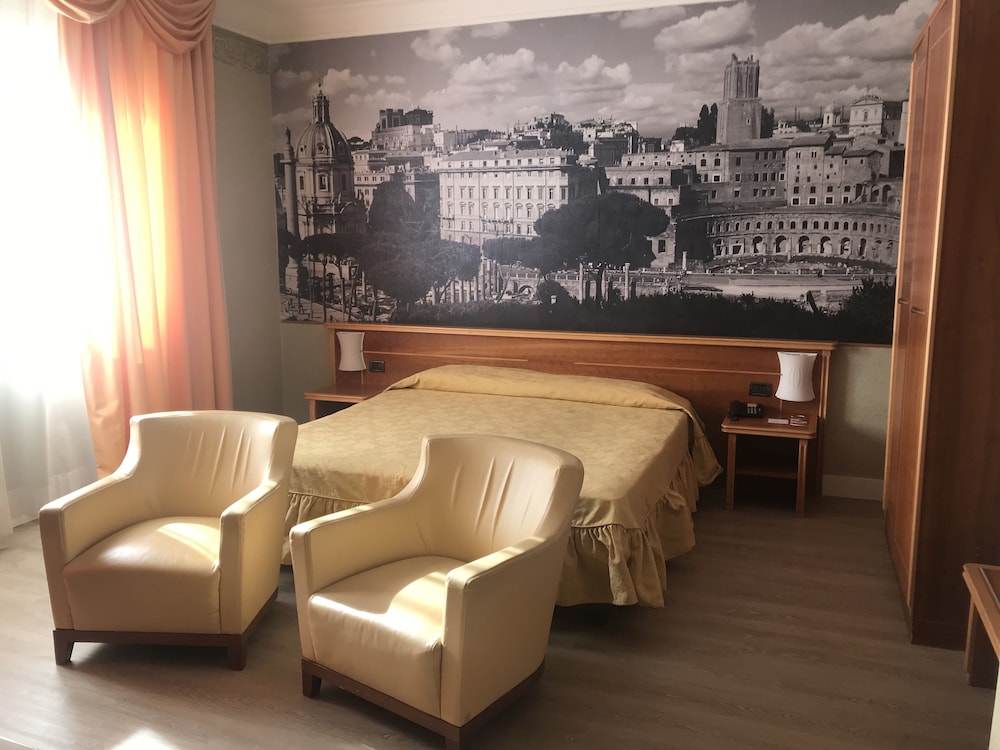 Standard Double Room Single Use photo 3
