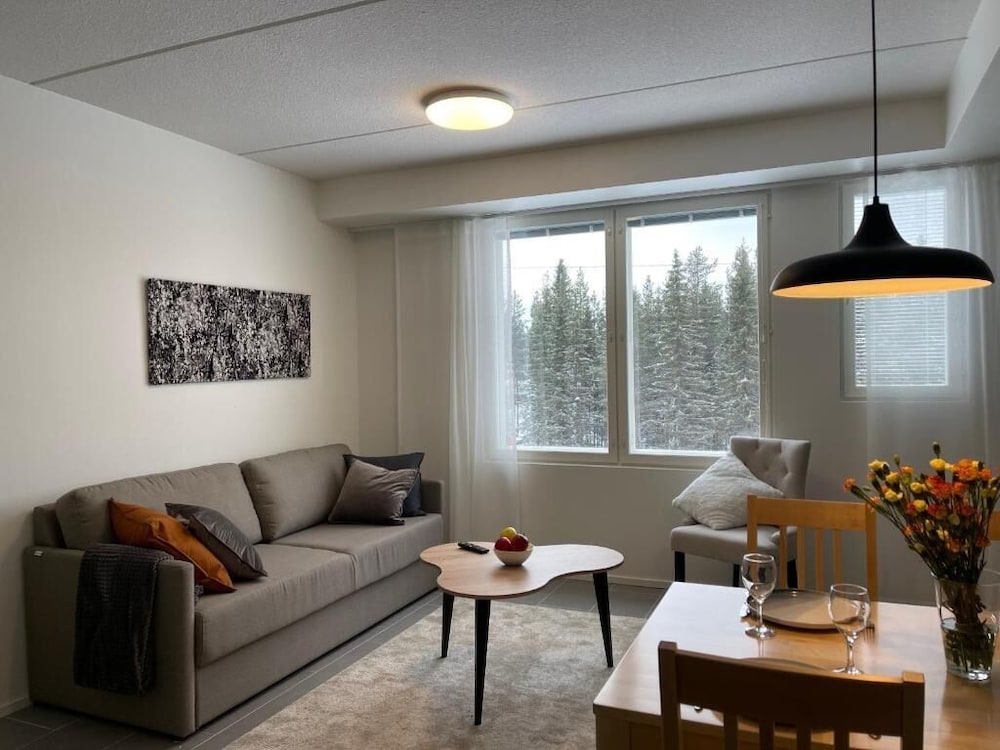 Levi Suite photo 1