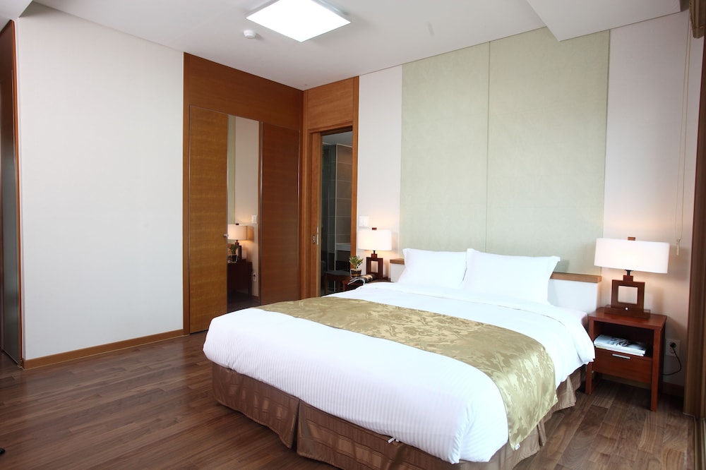 Resort B - Photo 7