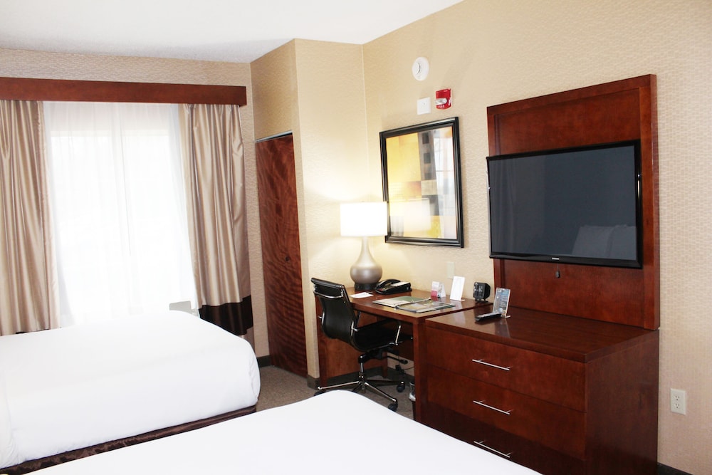 Suite, Non-Smoking, 2 Queen Beds Accessible with Sofa Bed - Photo 5