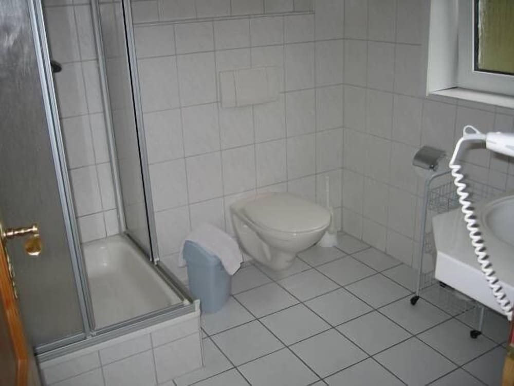 Basic Double or Twin Room photo 2