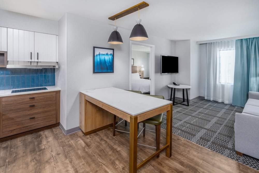 Suite,  1 King Bed, Kitchen (Mobility, Accessible Tub) - Photo 3