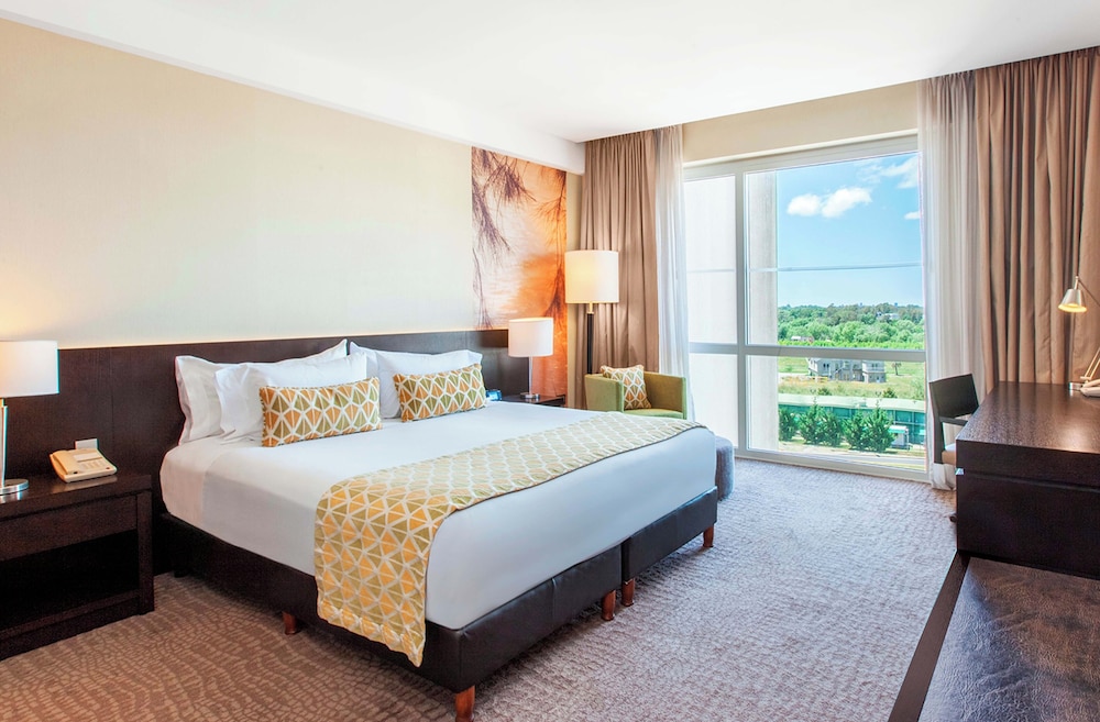 Superior Room, 1 King Bed photo 1