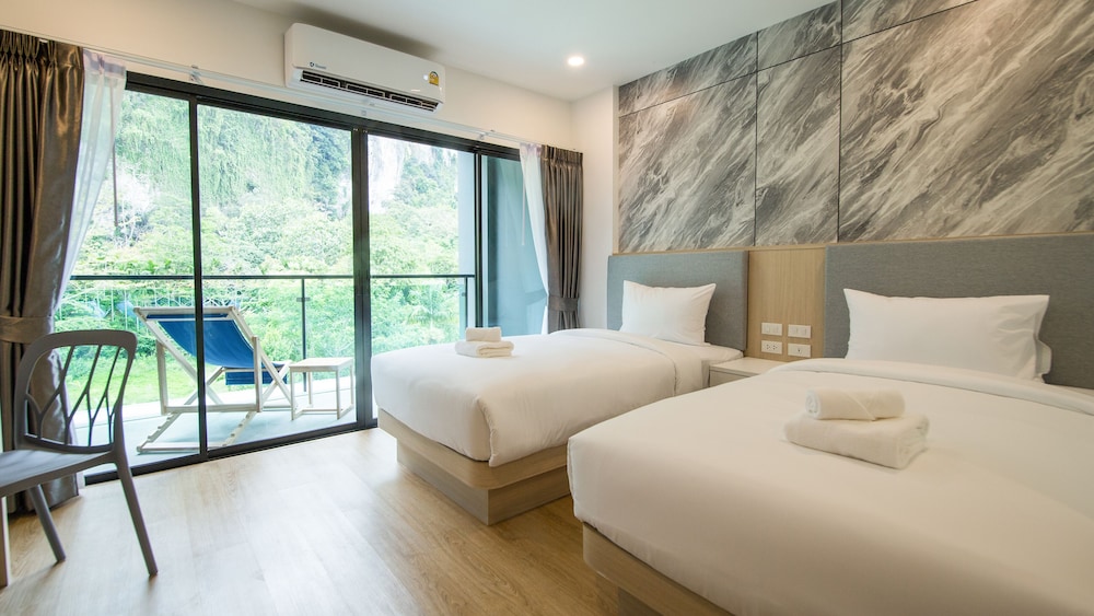 Deluxe Mountain View Room - Photo 1