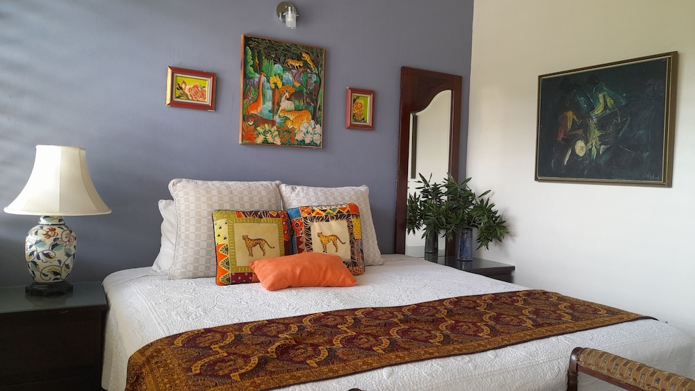 Deluxe King Room photo 1