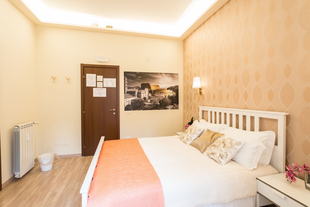 Comfort Triple Room, 1 Bedroom, Courtyard View photo 3