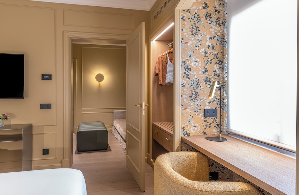Premium Double Room (Avenida)