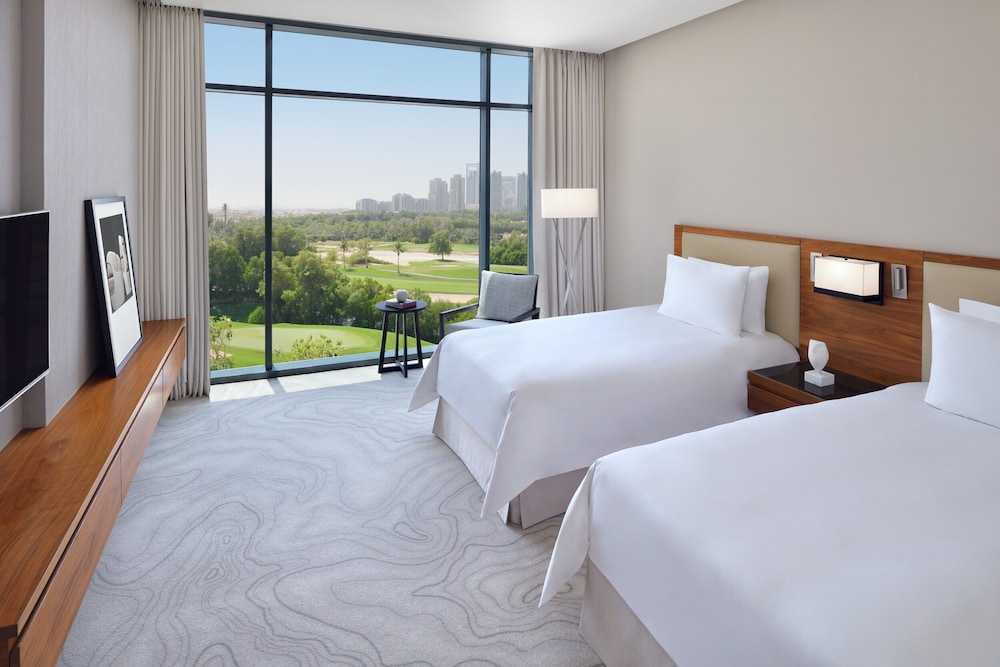 Deluxe Golf View Room Twin photo 3