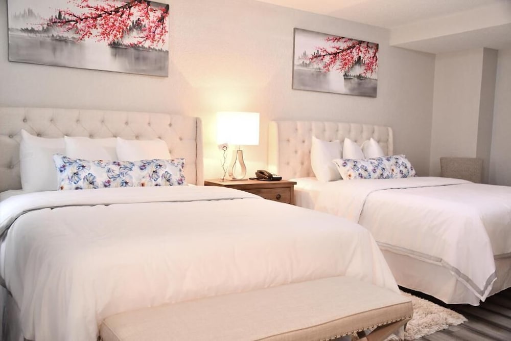 Classic Room, 2 Queen Beds photo 2