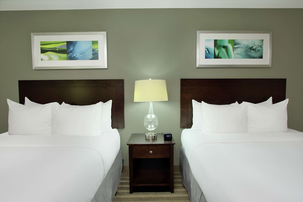 Room, 2 Double Beds, Accessible, Bathtub - Photo 2