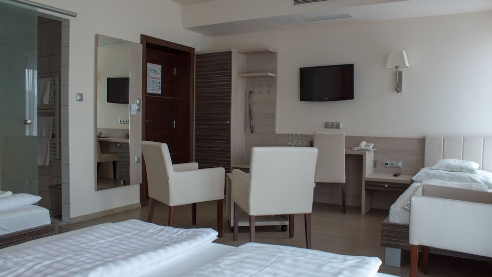 Standard Quadruple Room photo 2