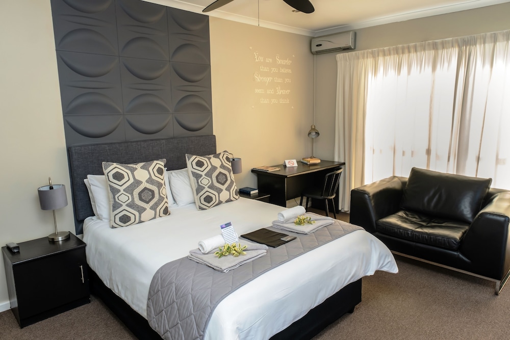 Comfort Room, 1 Double Bed, Non Smoking, Hill View photo 2