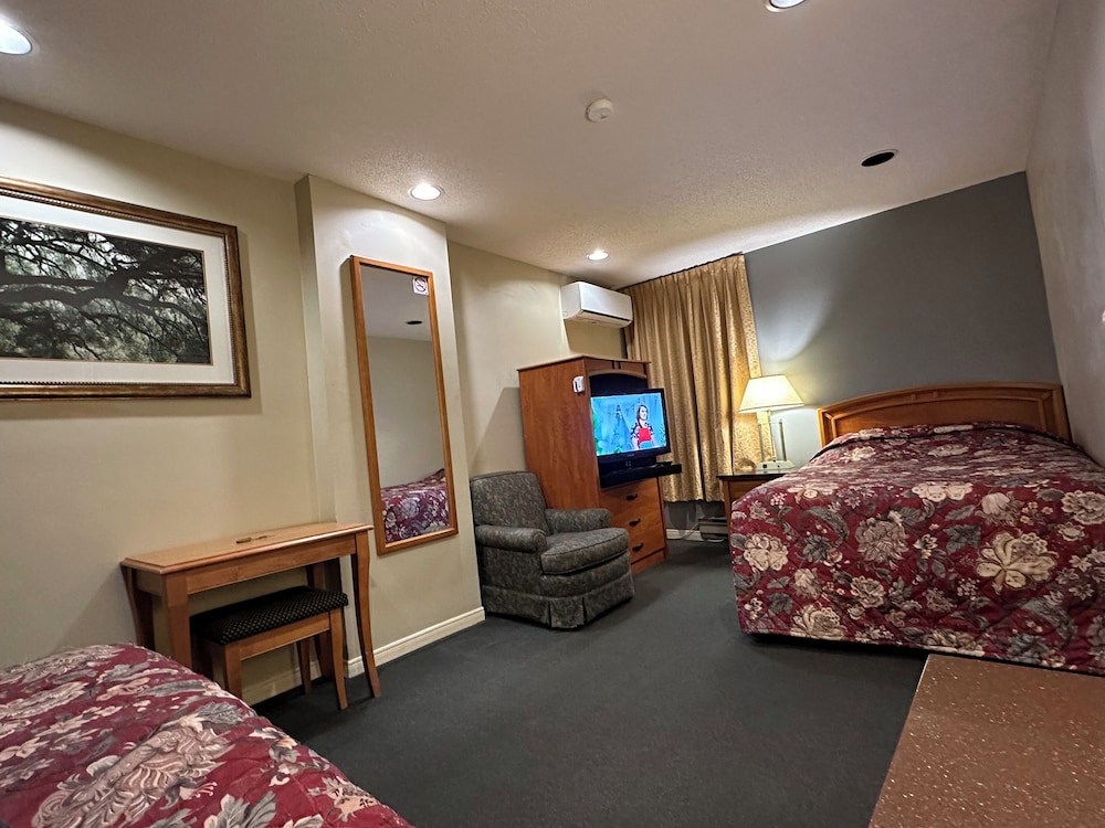 Standard Triple Room, Private Bathroom