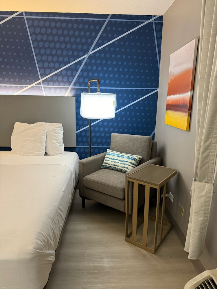 Standard Room, 2 Queen Beds, Non Smoking - Photo 23