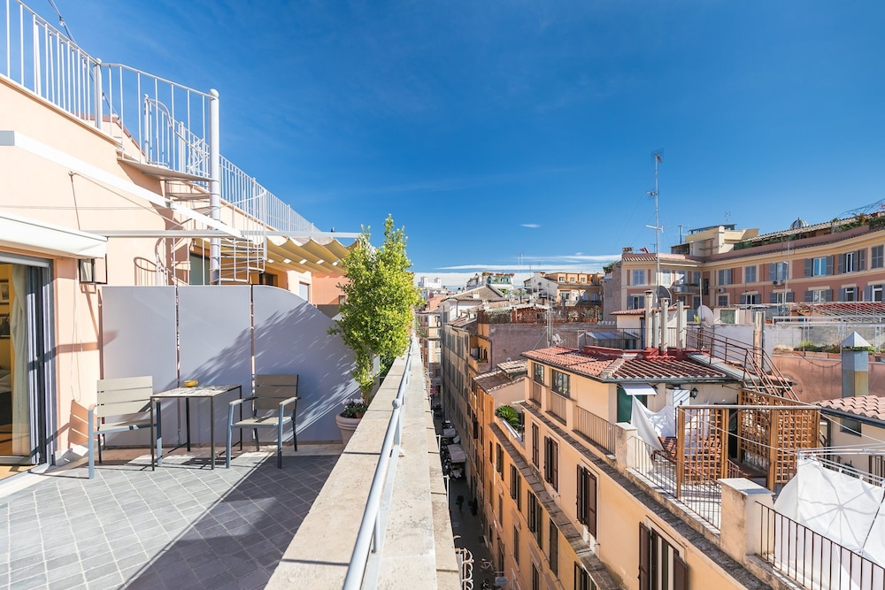 Panoramic Suite, 1 King Bed with Sofa bed, Terrace, City View photo 3